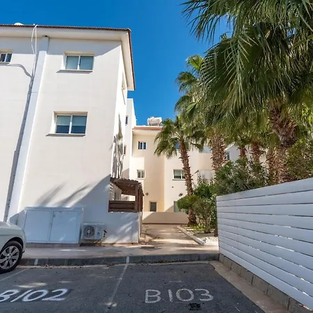 Bettina Apartman Paralímni